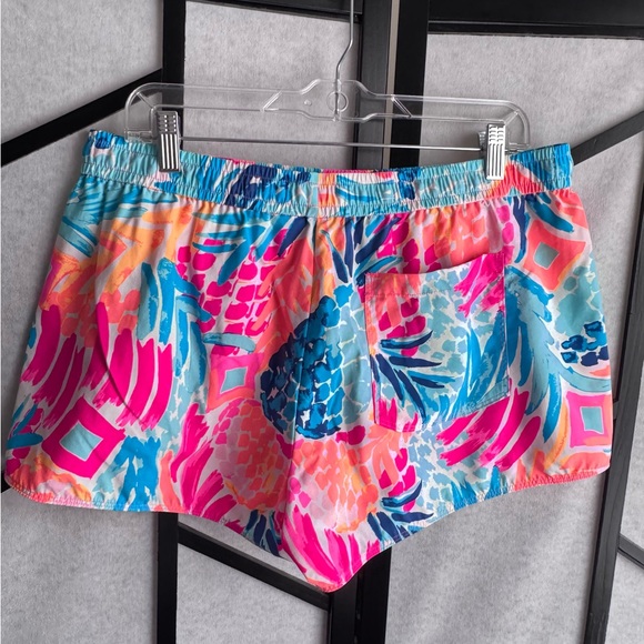 Lilly Pulitzer Run Around Shorts - Picture 2 of 4
